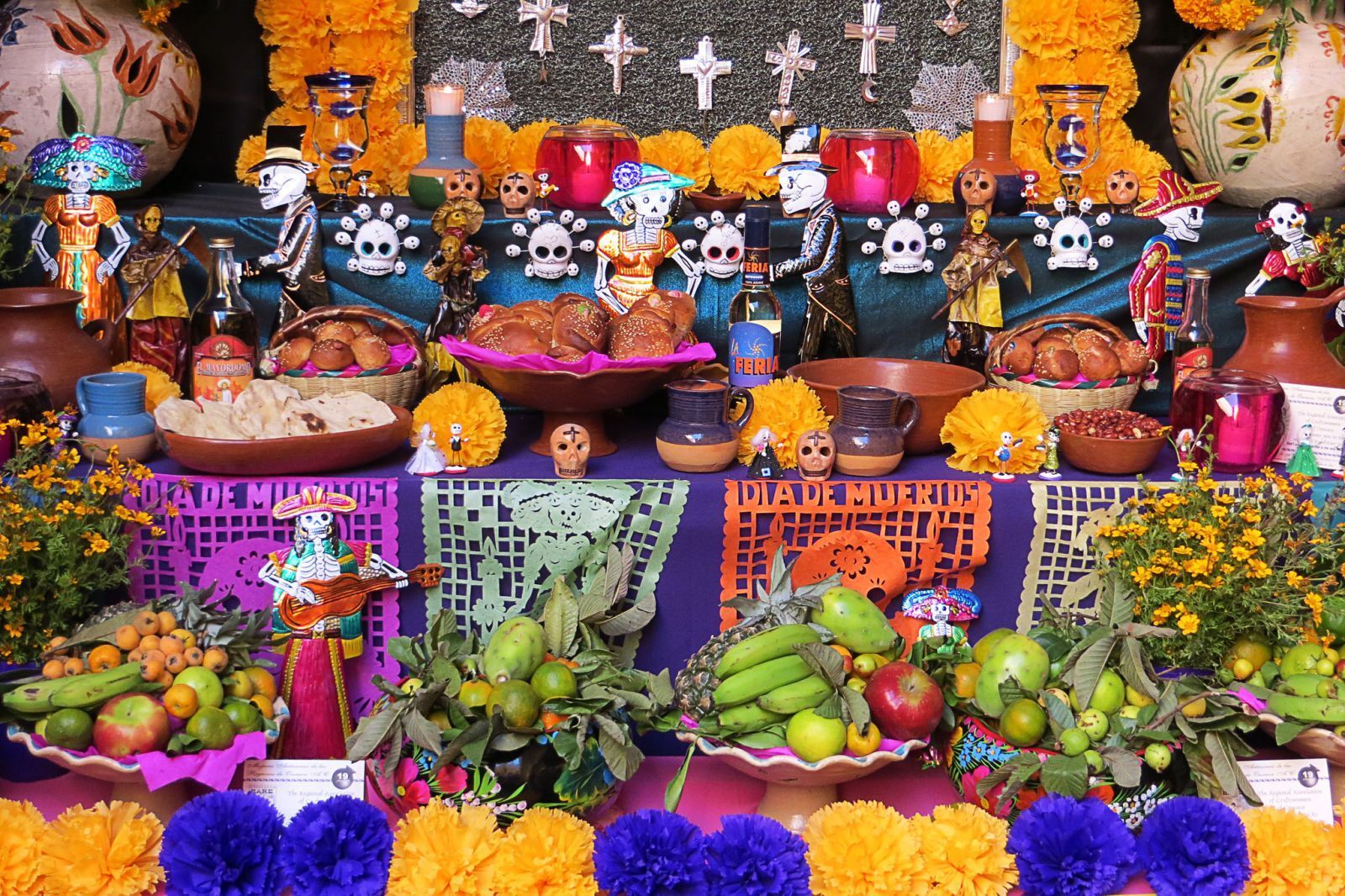 day of the dead altar oxaca