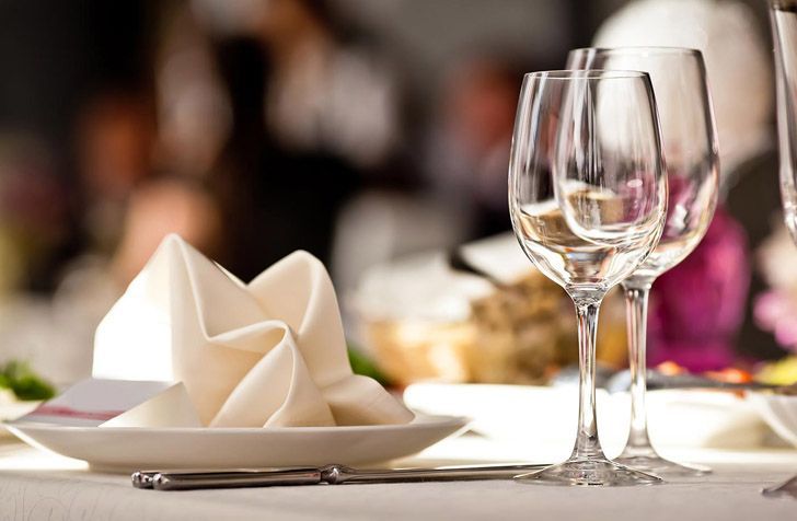 restaurant table setup