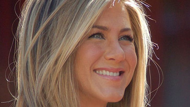 Jennifer Aniston Becomes Face Of Emirates Airlines 2 jennifer aniston