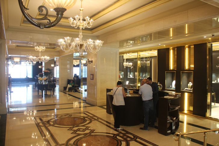 The Ritz Carlton Istanbul lobby