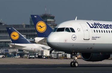 Lufthansa Group Carried 66.9 Million Passengers In H1 2018 2 lufthansa at airport