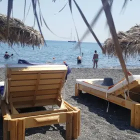 perissa beach