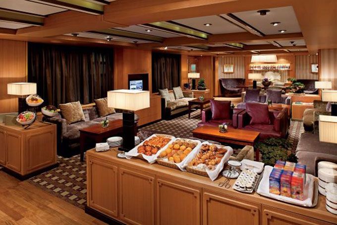 Holland America Line Offers Up To $400 Onboard Spending Money On Sailings To All Cruise Regions 2 hal lounge