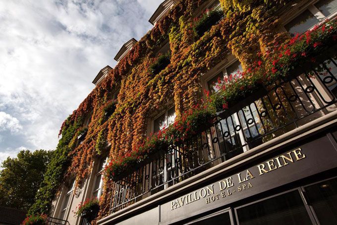 le pavillon de la reina
