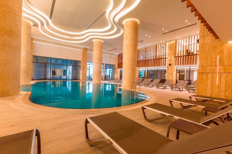 Radisson Blu Trabzon indoor pool