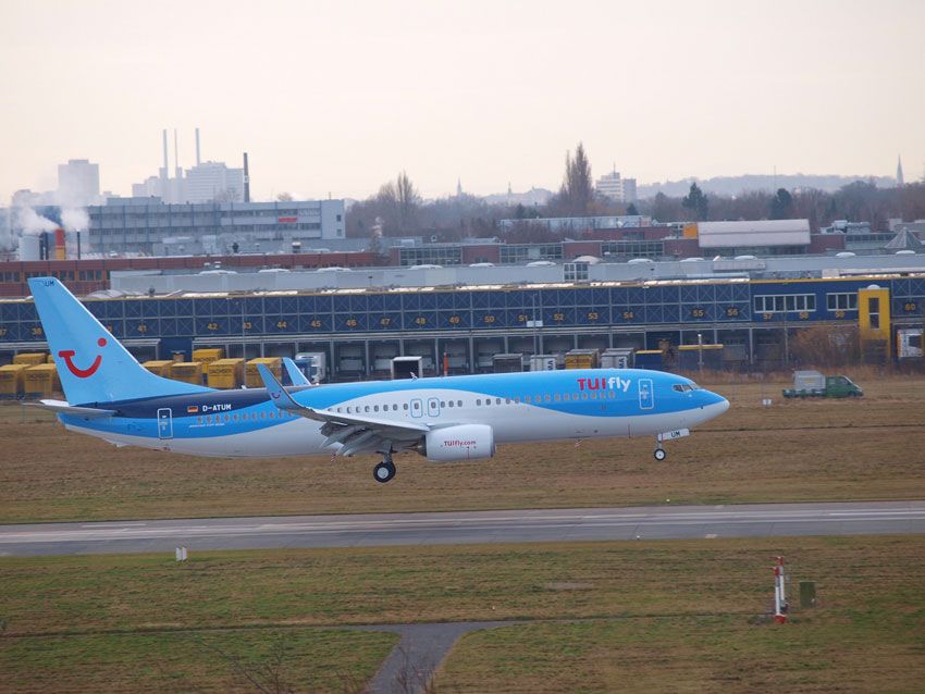 TUI fly lands