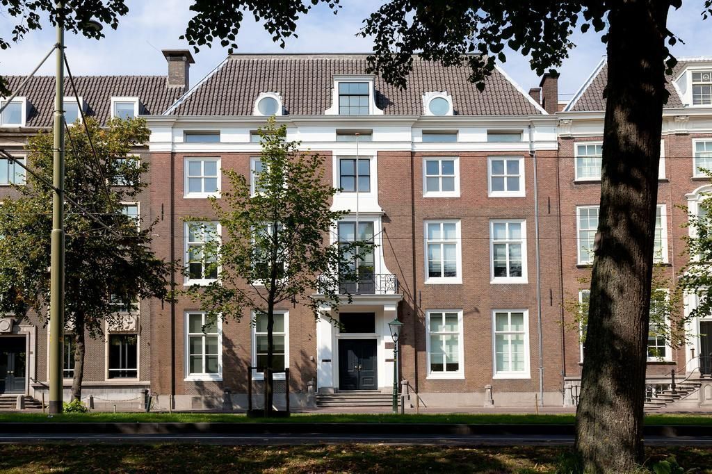 staybridge suites the hague parliament
