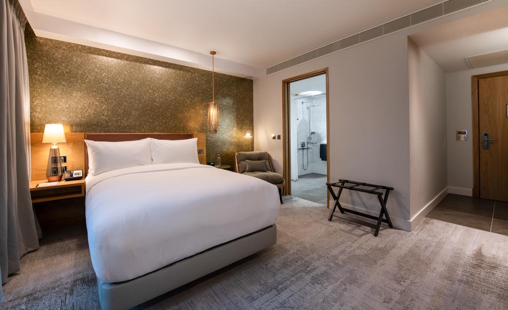 Lincoln Plaza London