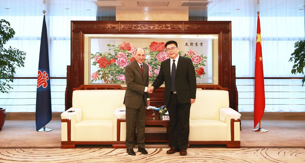 Qatar Airways acquires stakes in China Southern