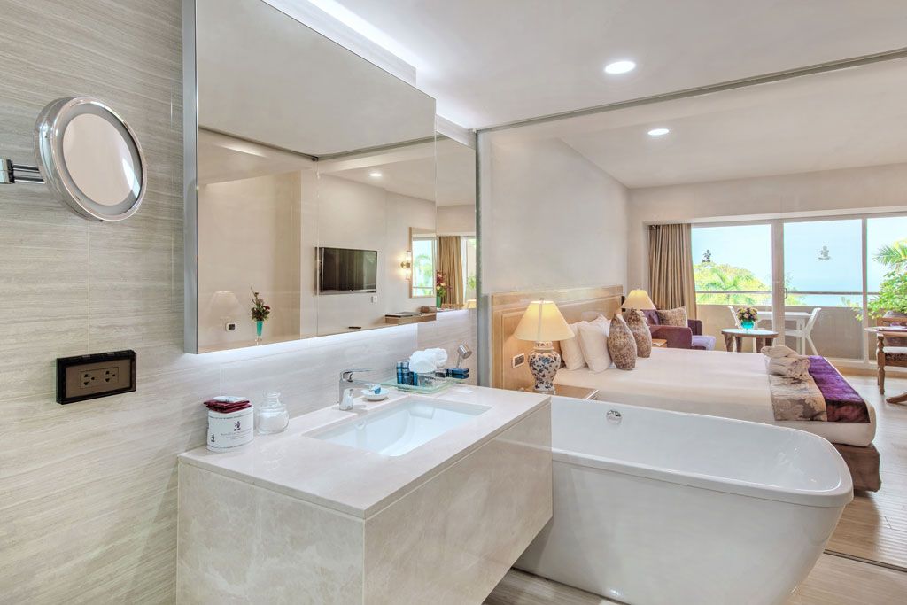Ocean Deluxe room at the Royal Cliff Beach Hotel