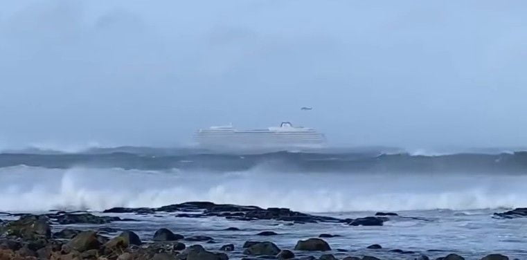 Viking Sky Evacuation Has Ended As The Cruise Ship Travels To Norway Port 2 Viking Sky Evacuation