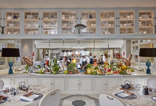 Mandarin Oriental, Doha open kitchen restaurant