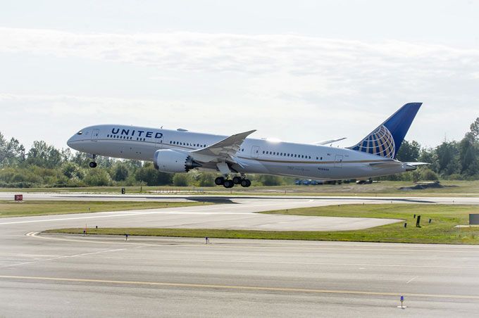 United B787-9