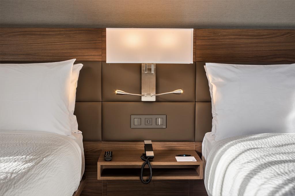 AC Hotel By Marriott Guadalajara, guestroom