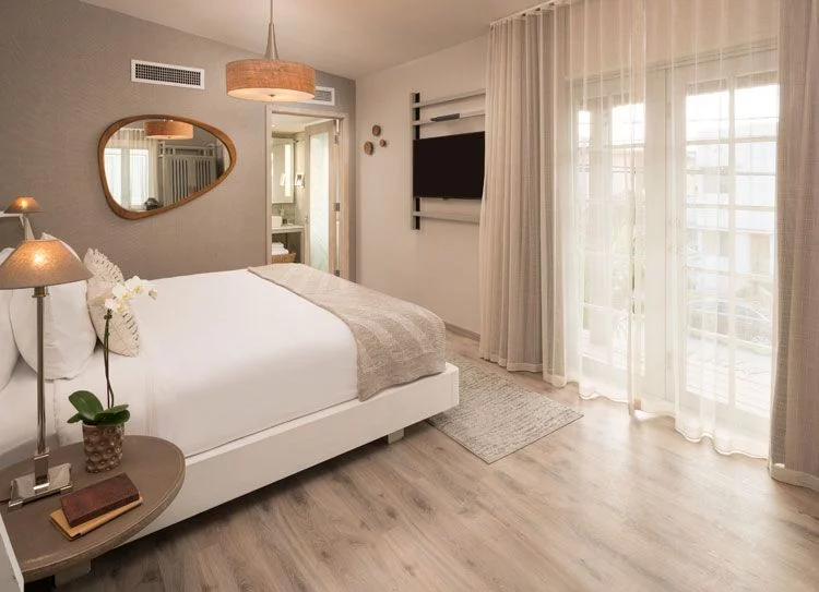 LennoxMiamiBeach guestroom