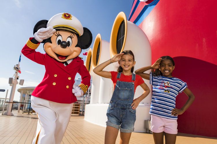 disney young women in cruise industry