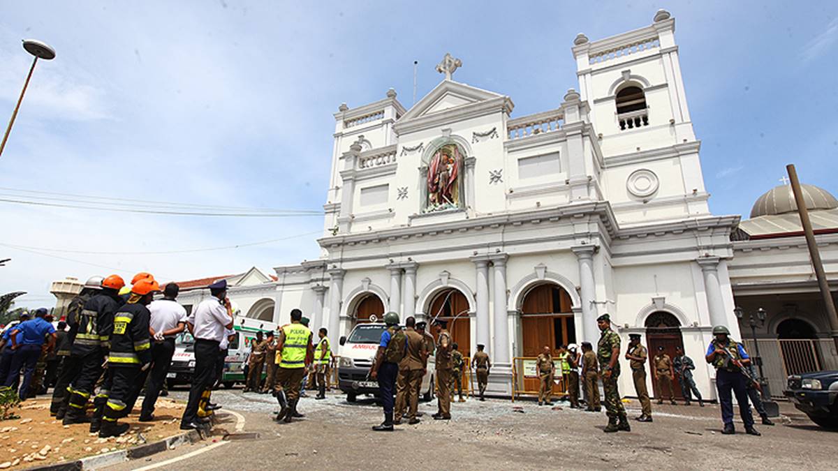 Hundreds died and injured at Sri Lanka bomb attacks