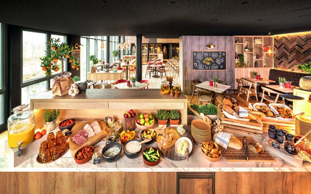 Park Inn by Radisson Zurich Airport food