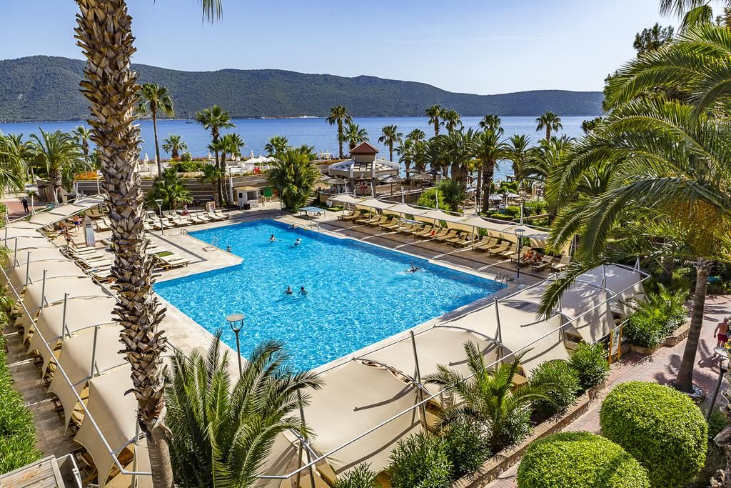 The 5Th Tui Magic Life Club Opens In Turkey 3 TUI Magic Life Bodrum pool
