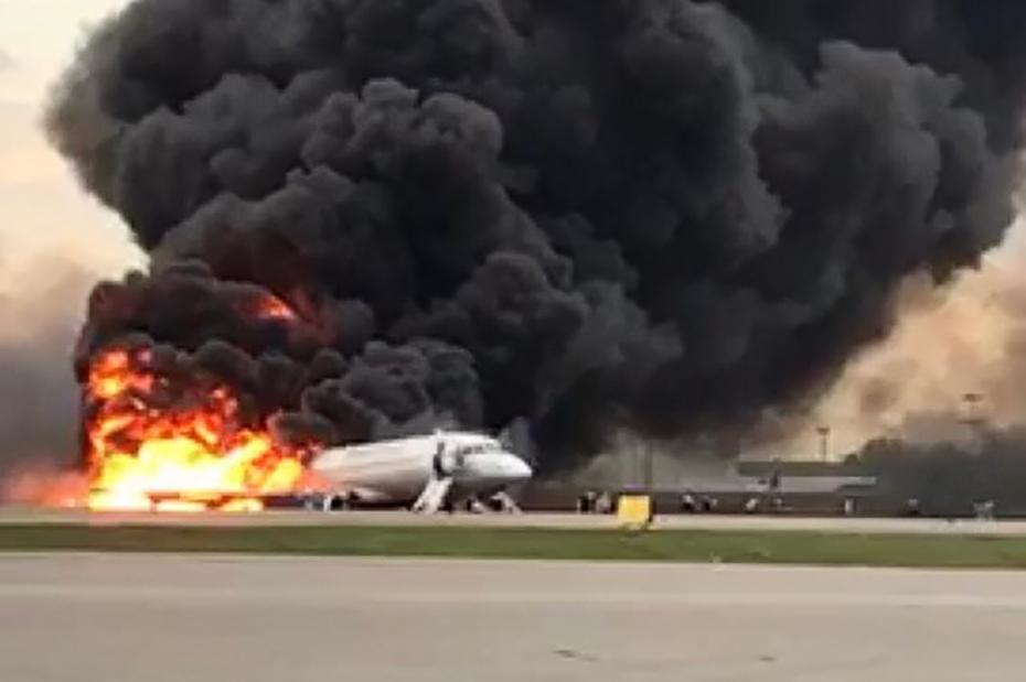 At Least 41 People Killed In Aeroflot Crash In Moscow 1 Aeroflot plane crash burn in Moscow