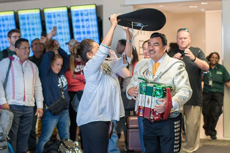 Non stop flights b/w Minneapolis-St. Paul and Mexico City