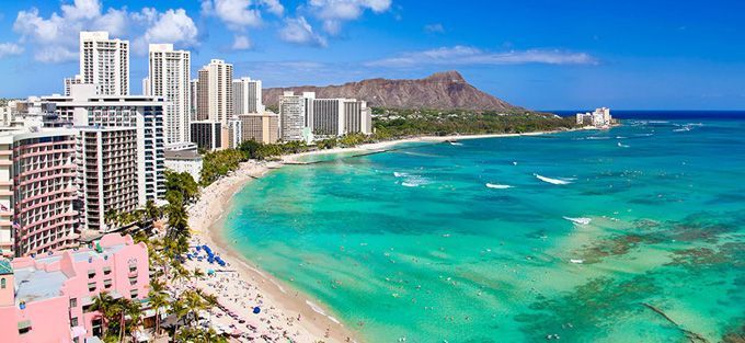 Visitor spending in Hawaii decreased in April 2019