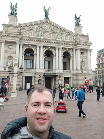 ozgur tore lviv selfie