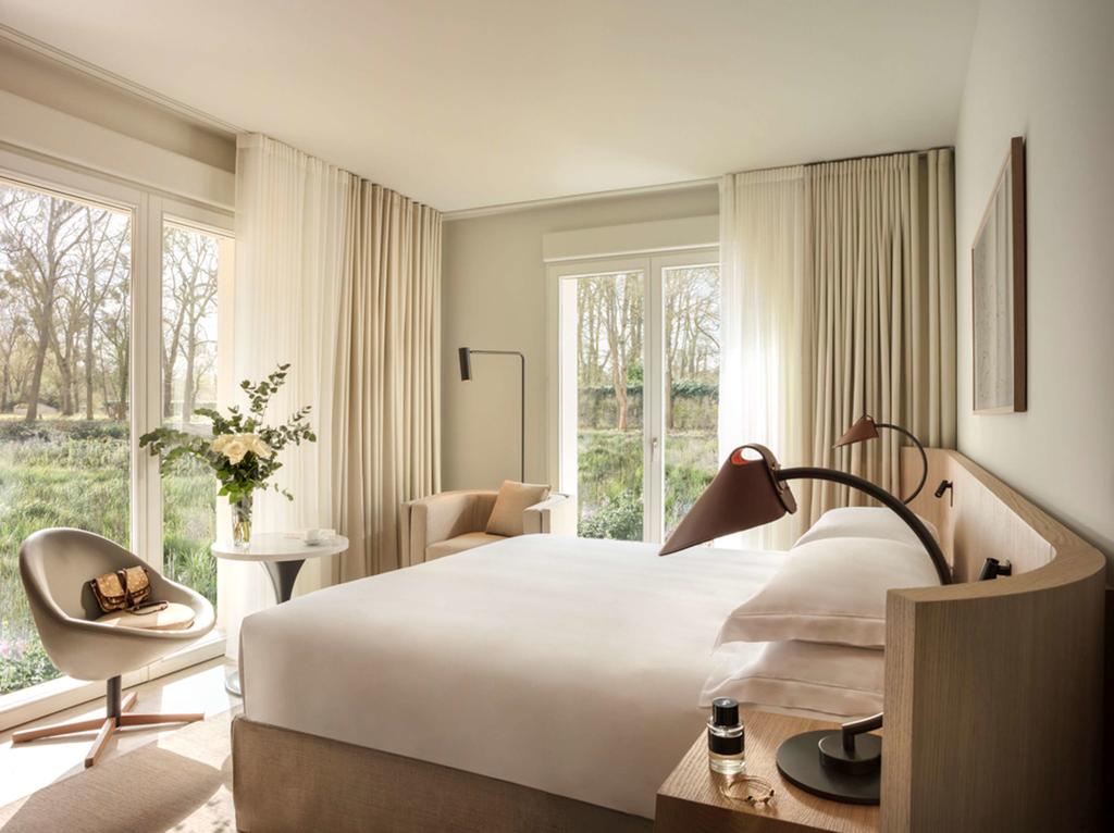 Hyatt Regency Chantilly opens