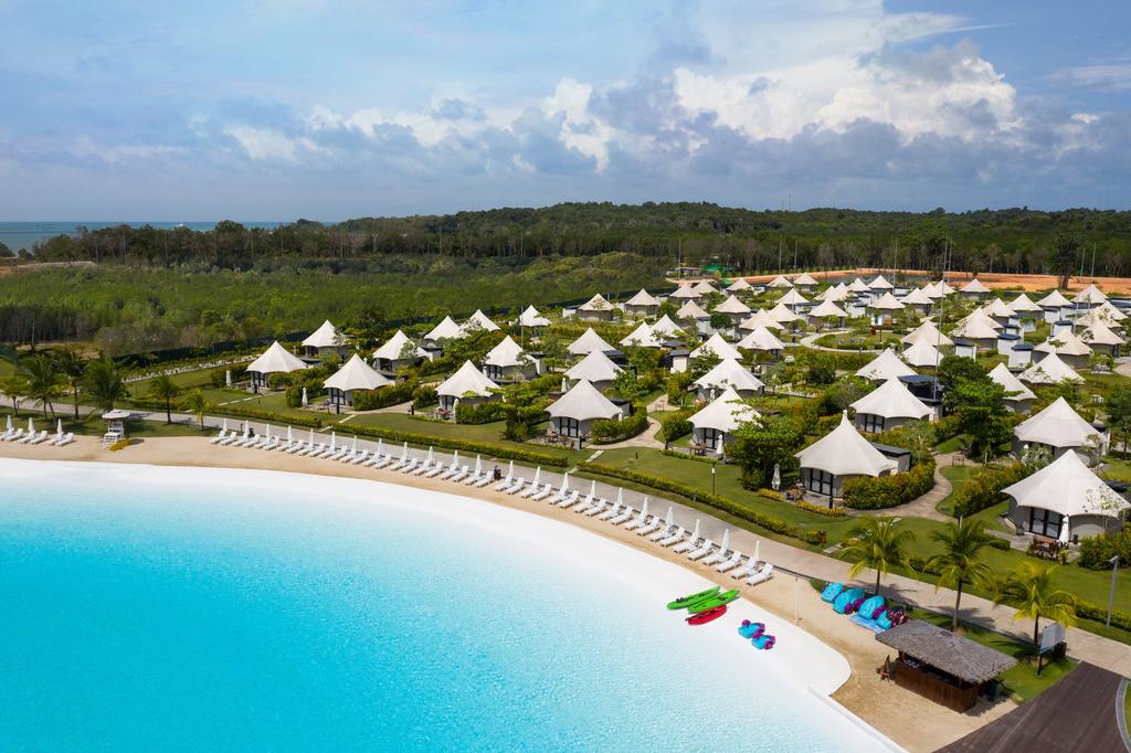 Natra Bintan, a tent-themed resort opens