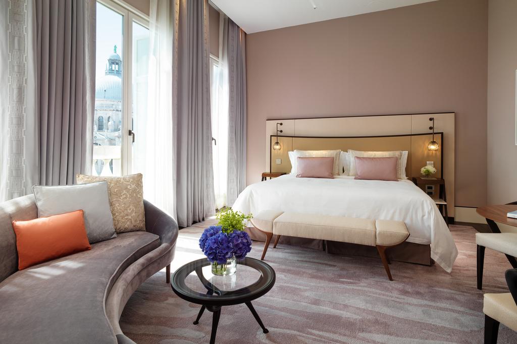 St. Regis Venice room