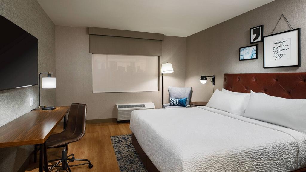 Four Points by Sheraton Chicago Westchester