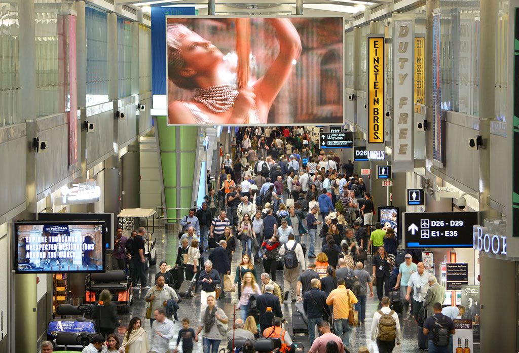 31.6 Million Will Fly Over Thanksgiving Travel Period In 2019 2 Record crowd at airports during Thanksgiving