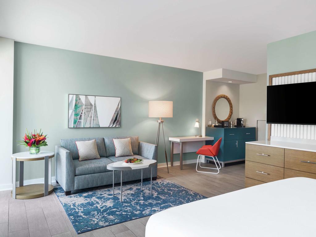 Hilton Opens An Upper Upscale Beachfront Hotel In Key West 4 The Reach Key West room