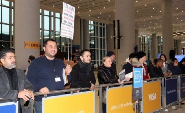 Welcoming Travelers with Signs Banned