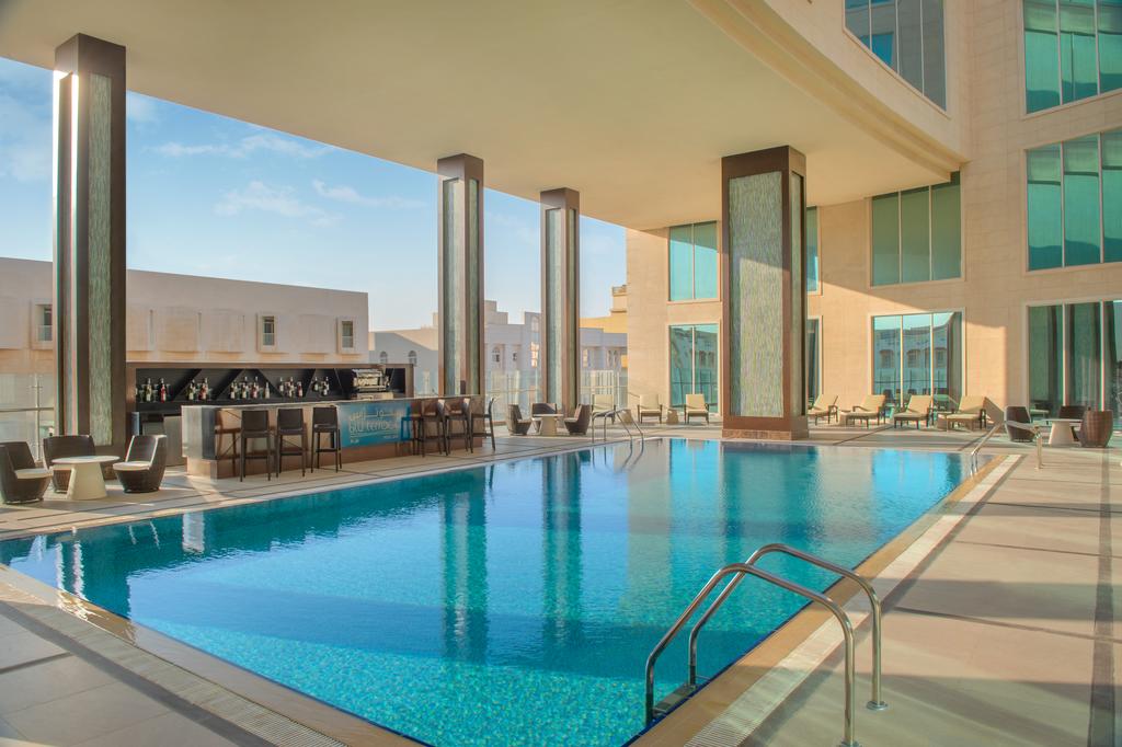 Doubletree By Hilton Doha pool
