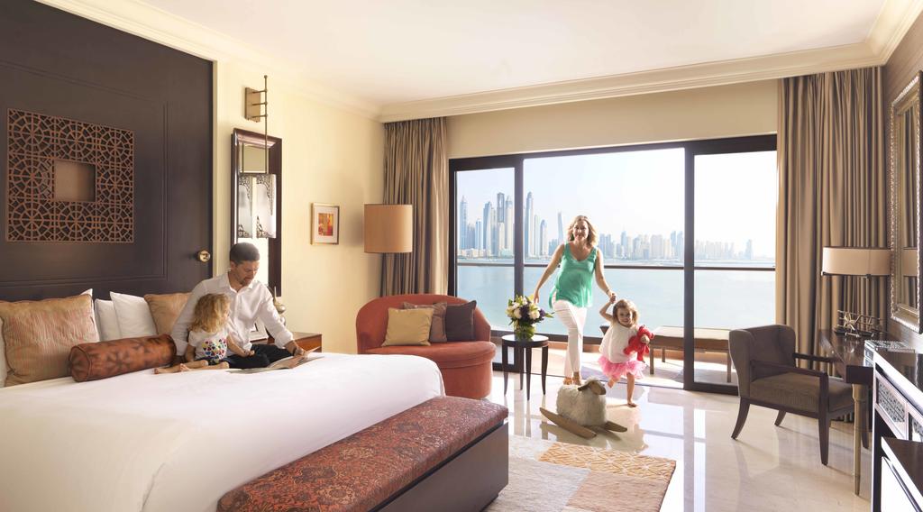 Fairmont The Palm room