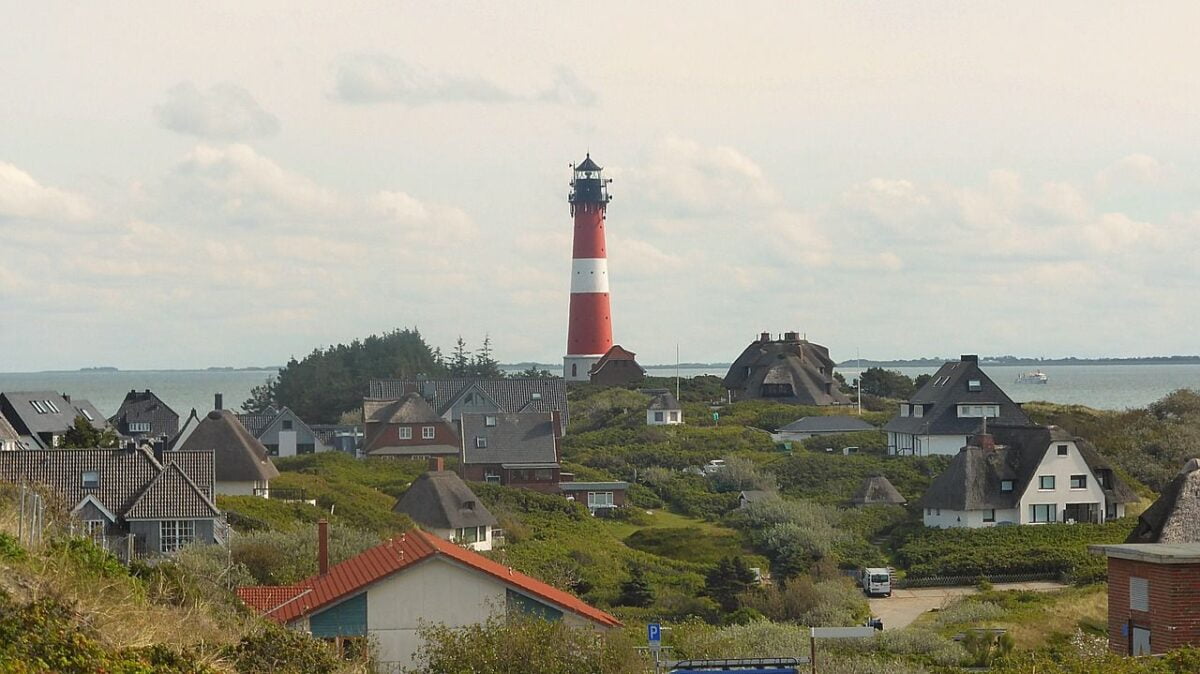 Air Travel Tax To Be Reduced For Flights To And From Small Islands In Germany 2 Lighthouse at Slyt - Germany