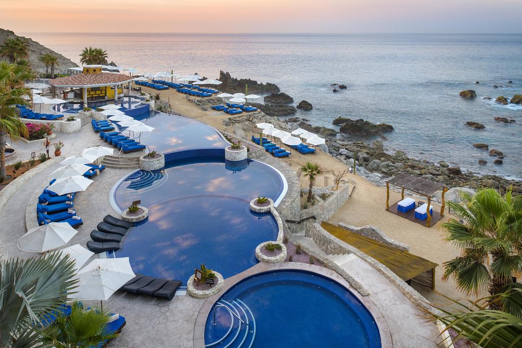 Hacienda Encantada Resort