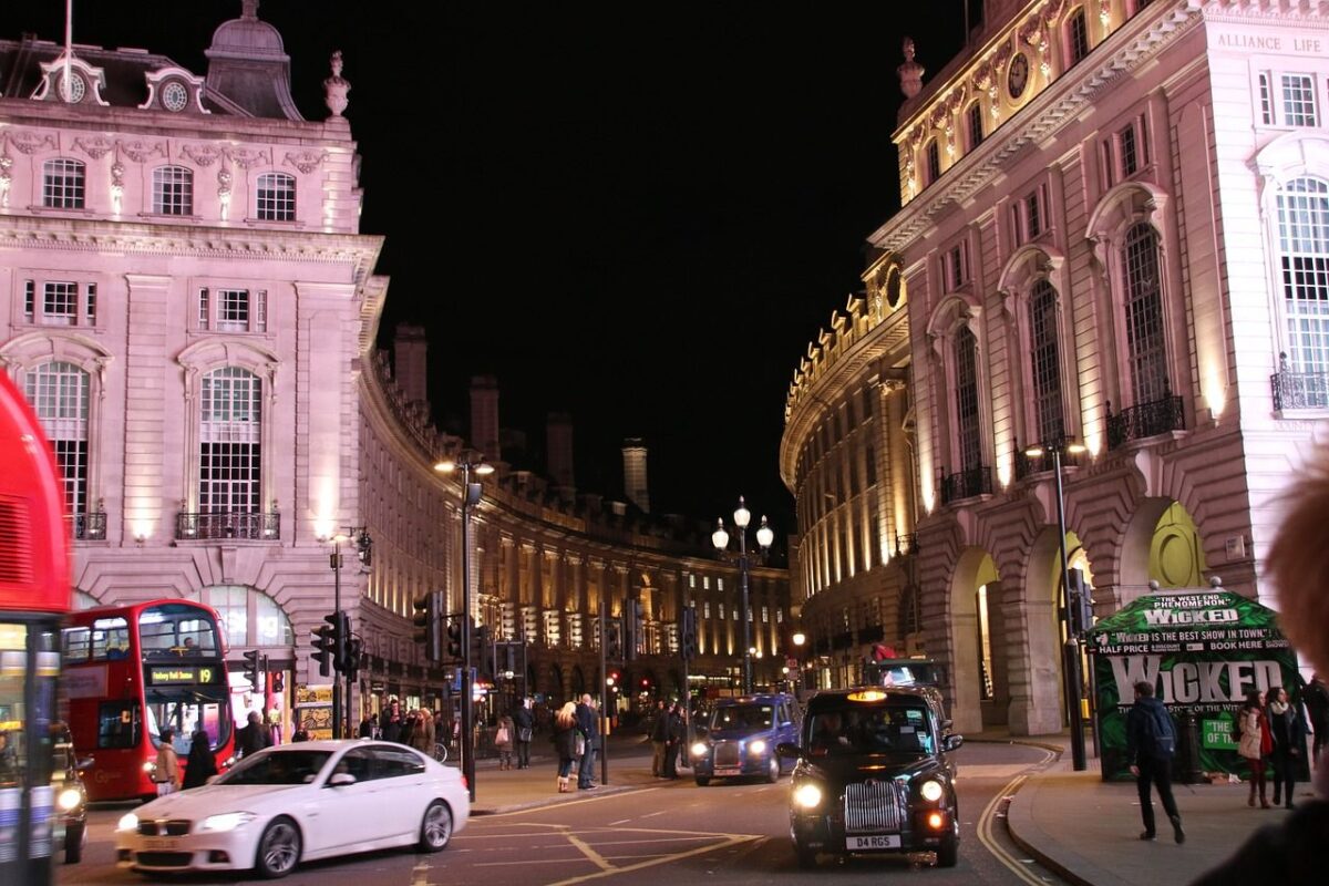 London Re-Entered The Top 20 Most Expensive Cities In Europe 2 London Picadilly