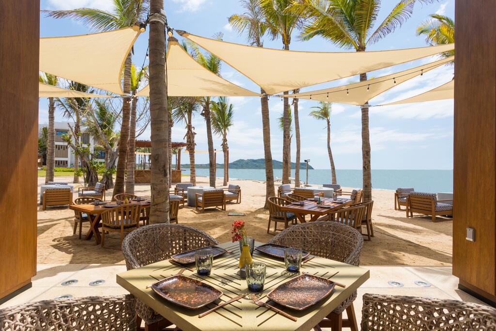 Conrad Punta de Mita dining