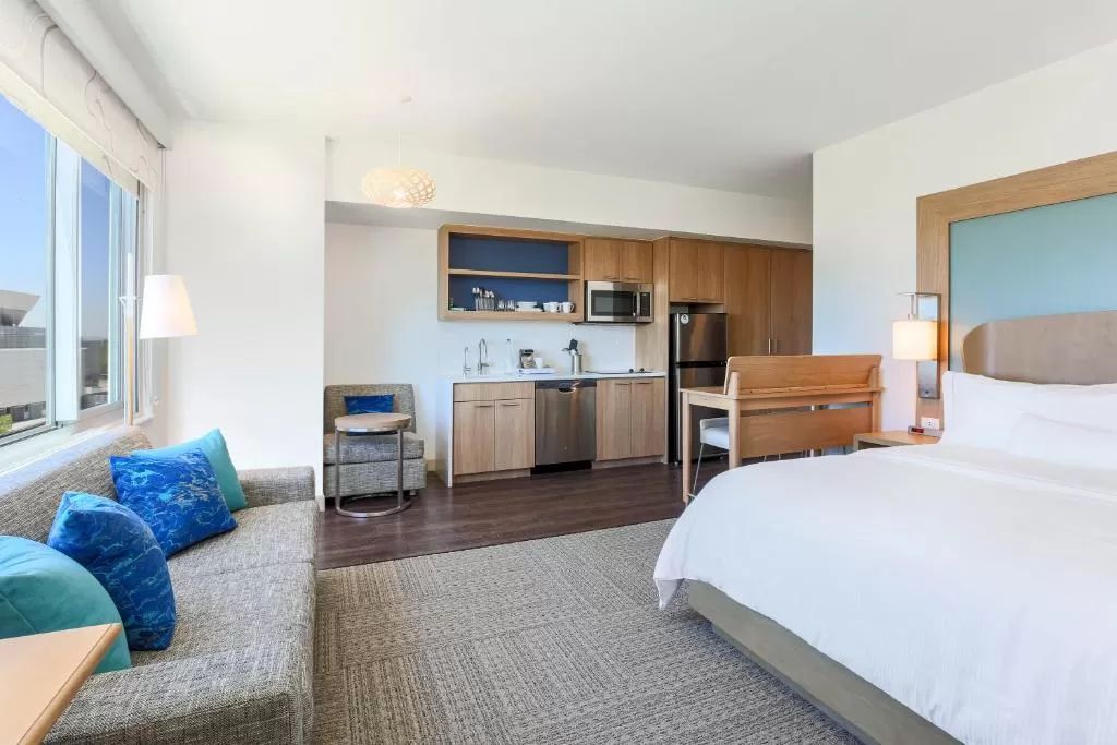 Element Ontario room