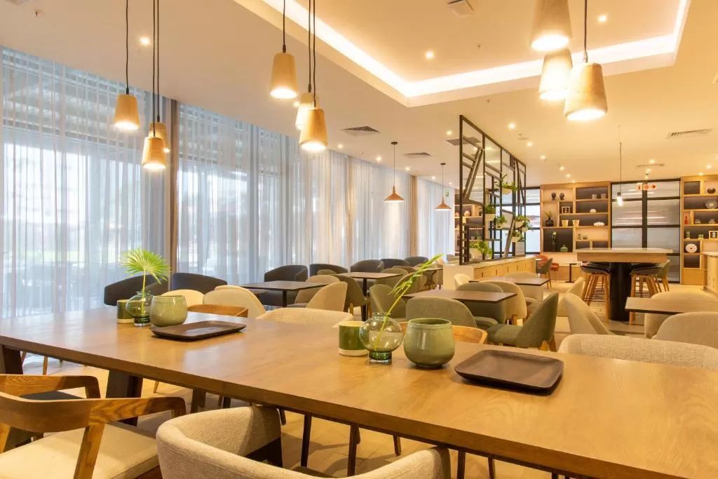 Hilton Garden Inn Umhlanga Arch restaurant