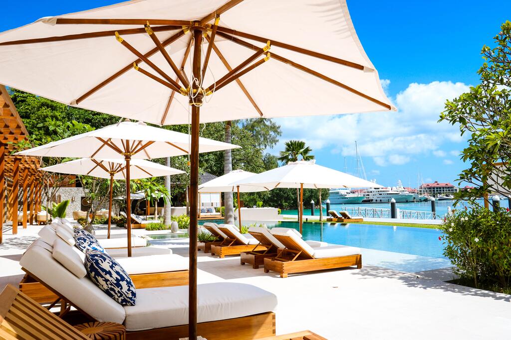 L Escale Resort Seychelles poolside