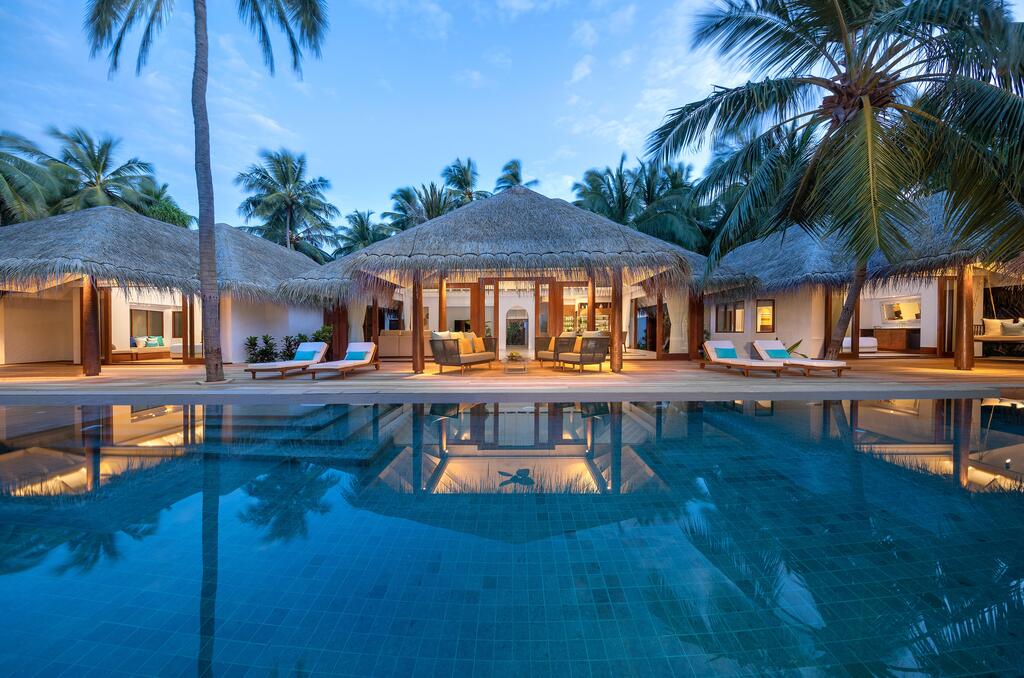 Anantara Kihavah Maldives beach pool residence