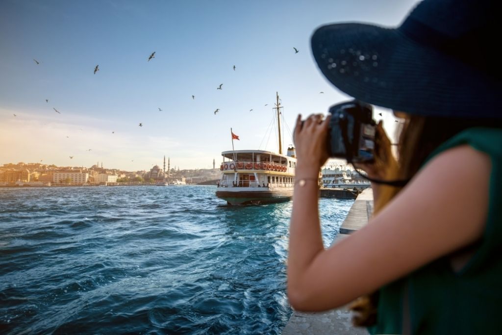 Traveler spending Istanbul