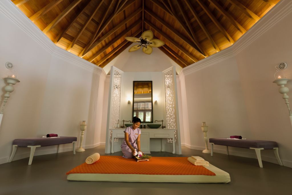 Dusit Thani Maldives spa room