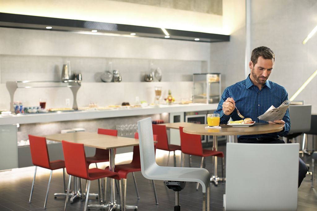 Admirals Club Lounges dining