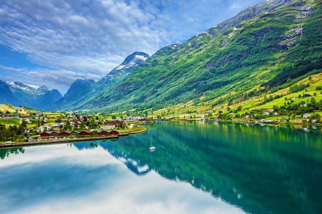 Crystal Olden Norway
