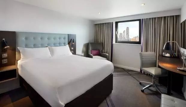 London Tooting hotel room