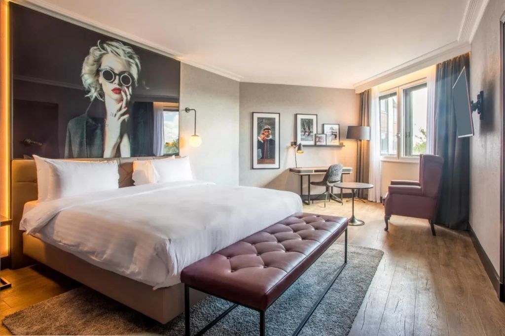 Radisson RED London Heathrow